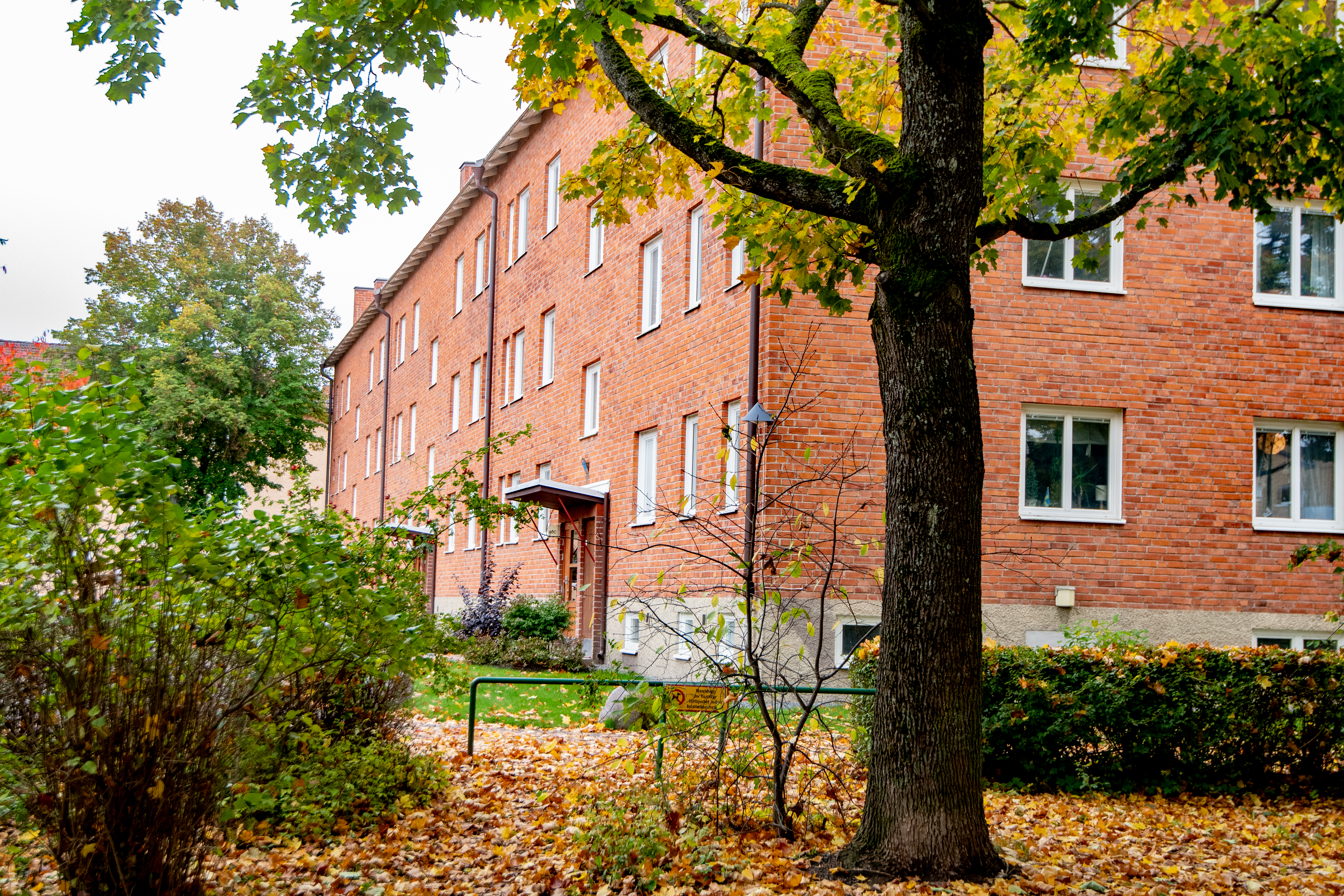  Leilighetsbygg, blokk i rød murstein