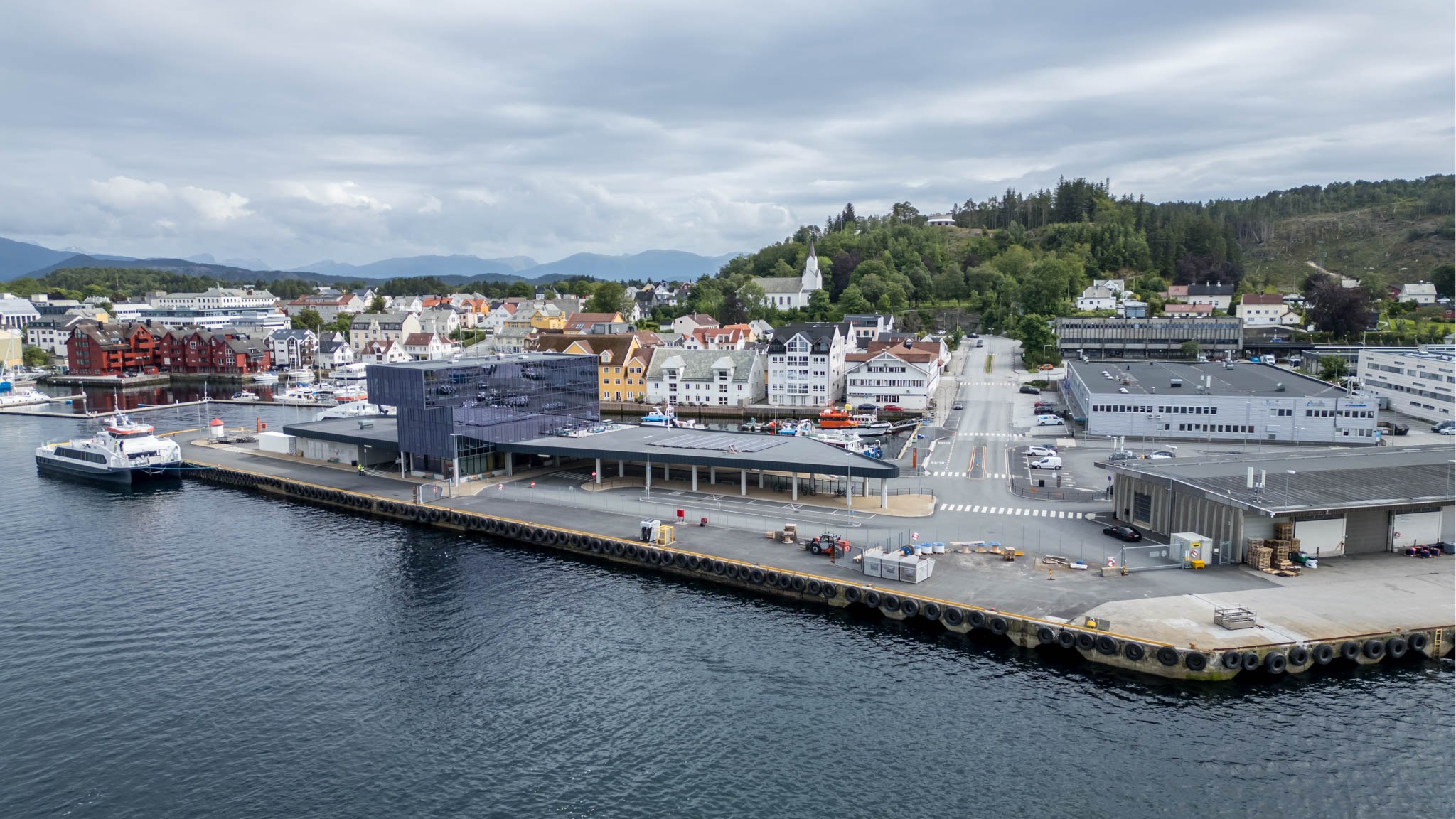 Sikrere innseiling til Florø havn med nye sjøkart | Kartverket.no